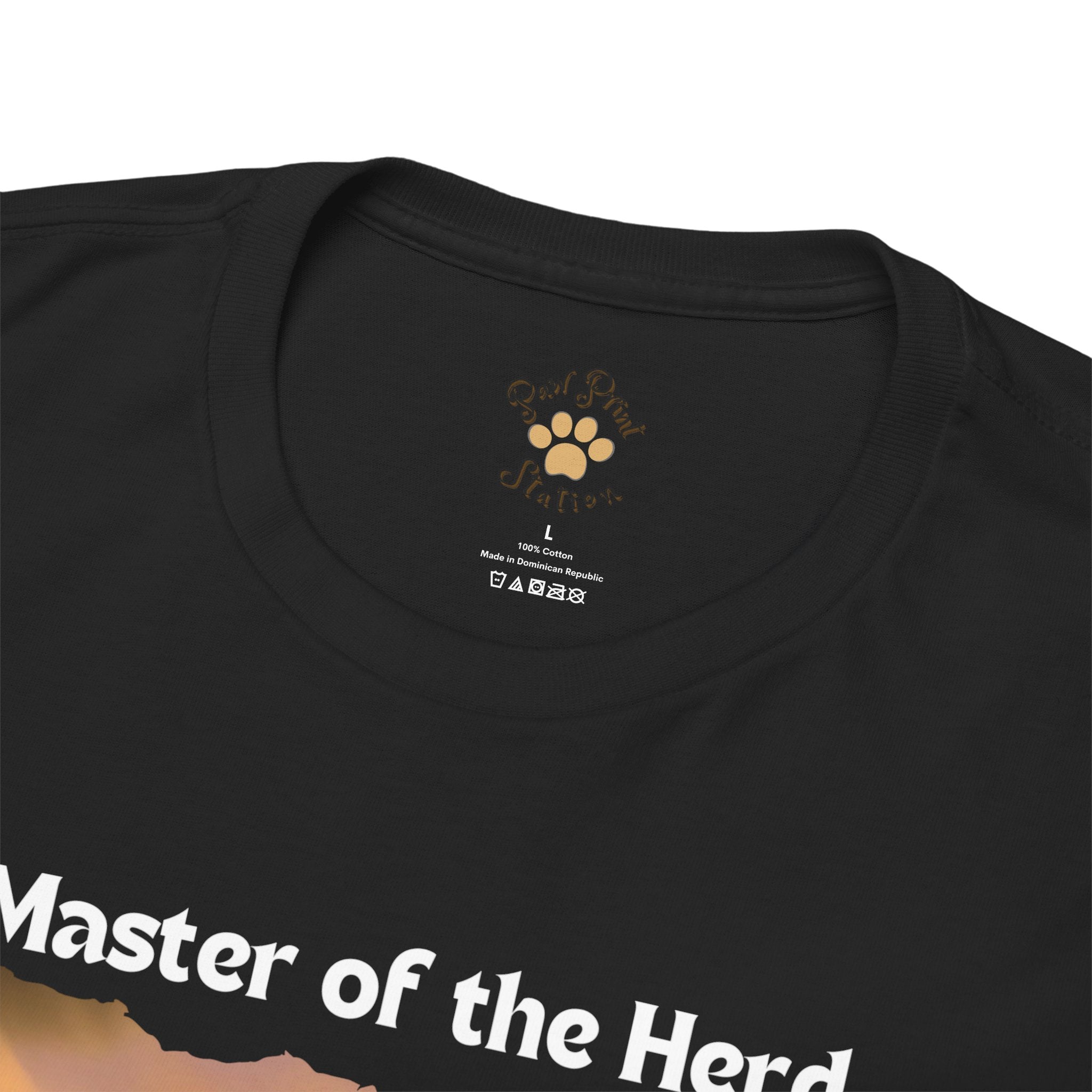 Unisex - Master of the Herd: Aussie Shepherd T-Shirt