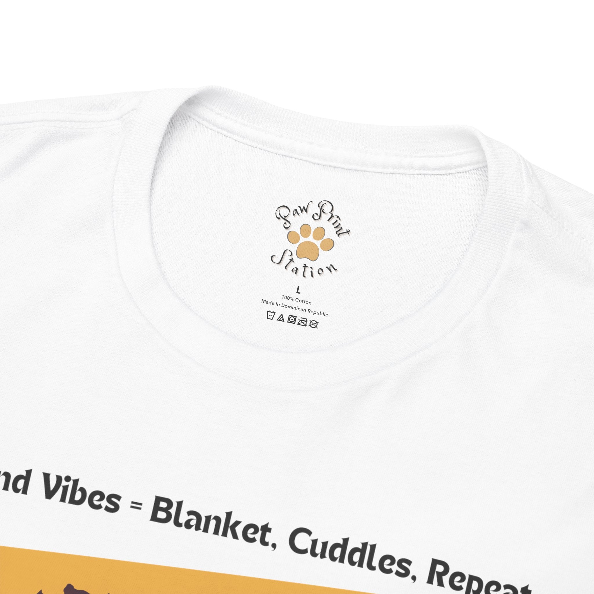 Men's - Weekend Vibes: Devon Rex Cuddles T-Shirt